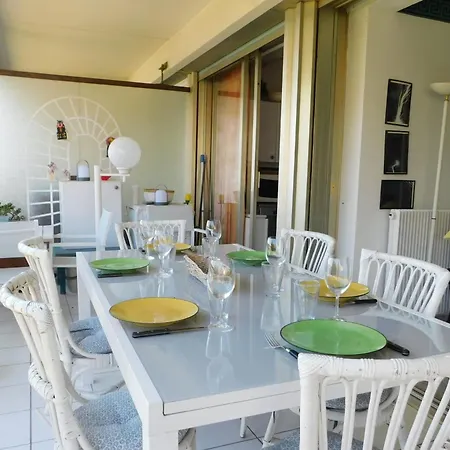 Superb T4 'port Aubernon' With Sea View Air Conditioningparking And Pool 앙티브