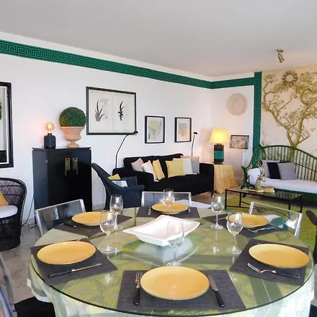 Superb T4 'port Aubernon' With Sea View Air Conditioningparking And Pool Apartment Antibes